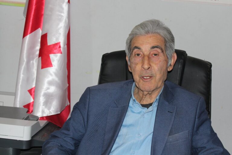 „მაღალი პასუხისმგებლობისა და დისციპლინის გარეშე სკოლაში ყველაფერი შეიძლება თავდაყირა დადგეს“ – სსიპ მარნეულის მუნიციპალიტეტის სოფელ არაფლოს საჯარო სკოლის დირექტორი ისმაილ ფარაჯოვი  