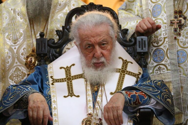 გერმანიის ელჩი საქართველოში პეტერ ფიშერი ილია მეორის გარდაცვალების გამო ქართველ ხალხს სამძიმარს უცხადებს