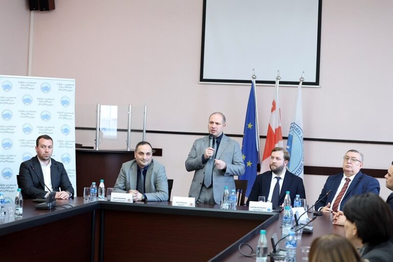 განათლების მინისტრმა სამცხე-ჯავახეთის სახელმწიფო უნივერსიტეტის აკადემიურ პერსონალთან შეხვედრა გამართა