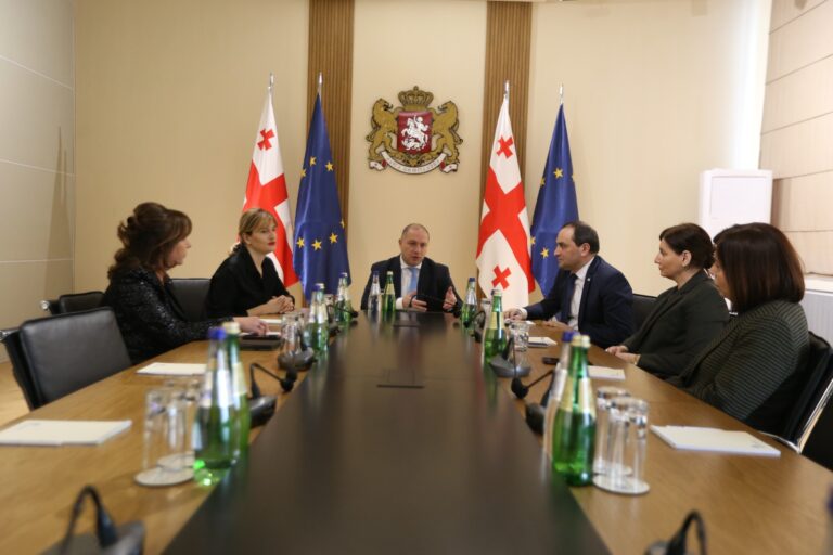 ერთიანი ეროვნული გამოცდების ფარგლებში აბიტურიენტებს პროფესიულ საგანმანათლებლო პროგრამებზე რეგისტრაციის შესაძლებლობაც ექნებათ