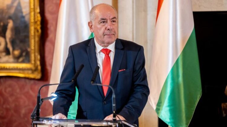 უნგრეთის პრეზიდენტი ტამაშ შუიოკი: ილია II ერთგულად ემსახურა როგორც ეკლესიას, ისე საქართველოს სახელმწიფოსა და ხალხს, განსაკუთრებით რთულ პერიოდებში, გამორჩეულად იდგა რწმენისა და ეკლესიის დაცვის სადარაჯოზე