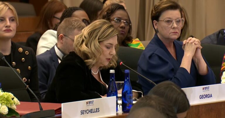 თამარ ბაგრატიონი: მე წარმოვადგენ ერს, რომლის ისტორია სამ ათასწლეულზე მეტს ითვლის. საქართველოს საუკუნეების წინათ მართავდა თამარ მეფე – პირველი ქალი მონარქი, რომელიც მეფედ იწოდებოდა