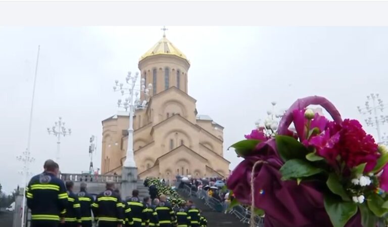 მეხანძრე-მაშველებმა სრულიად საქართველოს კათოლიკოს-პატრიარქის, ილია II-ის ხსოვნას პატივი მიაგეს