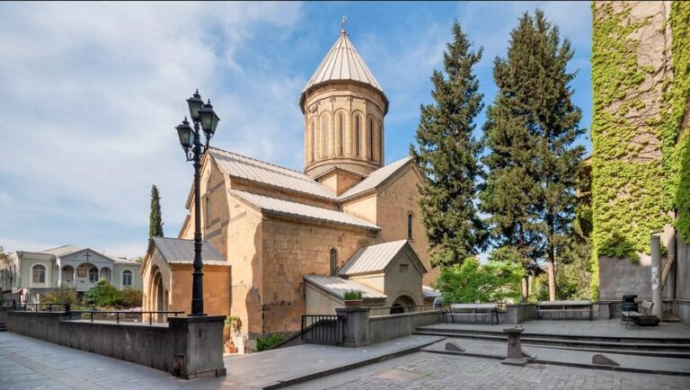 საპატრიარქო: მორწმუნე მრევლს სიონის საკათედრო ტაძარში შესვლა და პატრიარქის საფლავისთვის პატივის მიგება შეეძლება ყოველდღე, 08:00-დან 22:00 საათამდე