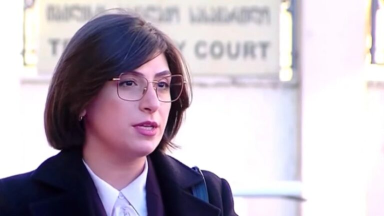 საია-ს თავმჯდომარე თამარ ონიანი: ბათუმის პოლიციის უფროსი მზია ამაღლობელს სიტყვიერ შეურაცხყოფას აყენებდა, აგინებდა, პოლიციის ეზოში მასზე ფიზიკური ძალადობაც სცადა, თუმცა პოლიციის თანამშრომლებმა შეაკავეს