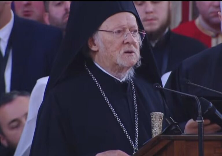 მსოფლიო პატრიარქი ბართლომეოს I – გამხნევდით, თქვენი პატრიარქი და მამა არ მომკვდარა, არამედ სძინავს, სწორედ პატრიარქ ილიაზეა ნათქვამი, მკვდარი ცოცხალია