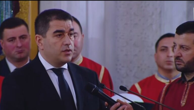 შალვა პაპუაშვილი: უწმინდესი და უნეტარესი აღმოჩნდა ჩვენი ერისა და ეკლესიის ის მტკიცე დუღაბი, რომელმაც უღმერთობისა და ნიჰილიზმის დროში ჩვენი წარსული – აწმყოსთან, ხოლო აწმყო მომავალთან დააკავშირა