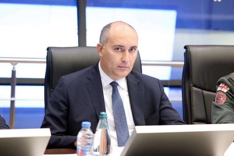 სასამართლომ თავდაცვის ყოფილ მინისტრს, ჯუანშერ ბურჭულაძეს 10-წლიანი პატიმრობა შეუფარდა, მას ჩამოერთვა ქონება – ესპანეთში მდებარე მიწის ნაკვეთი და მასზე განთავსებული სახლი, ასევე დაბა წყნეთში მდებარე სახლი და ავტოსადგომი