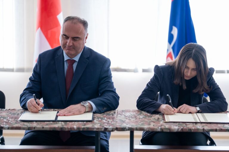 თავდაცვის სამინისტროსა და სახელმწიფო ადმინისტრირების სკოლას შორის მემორანდუმი გაფორმდა