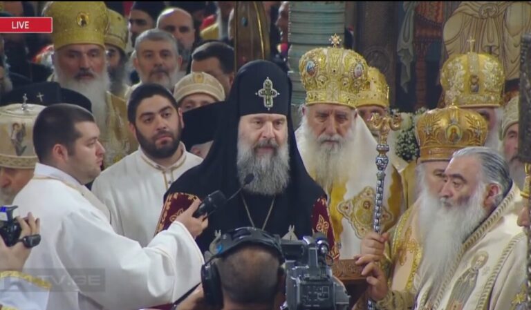 შიო III – გვმართებს, თანაბრად გავიზიაროთ ხალხის სიხარულიც და ტკივილიც… საჭიროა, ფართოდ გავუღოთ ეკლესიის კარი ყველას, მხოლოდ ტაძრის ამბიონთან ნუ დავუცდით მოყვასის მოსვლას