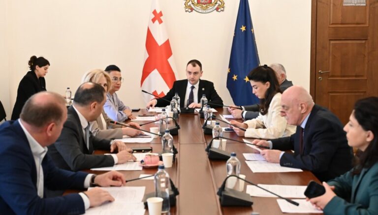 პარლამენტში, უმაღლესი და ზოგადი განათლების შესახებ კანონებში ცვლილებებზე იმსჯელეს