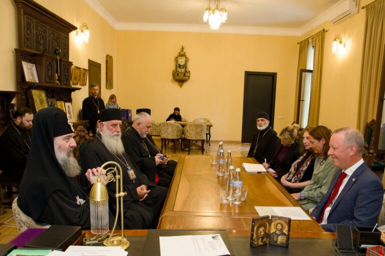სრულიად საქართველოს კათოლიკოს-პატრიარქი გაერთიანებული სამეფოს ელჩს შეხვდა