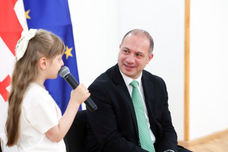 გივი მიქანაძე საზღვარგარეთ დისტანციური სწავლების პროგრამაში ჩართულ ემიგრანტ მოსწავლეებსა და პედაგოგებს შეხვდა