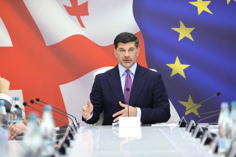 კახა კალაძე: ძლიერი წვიმის შედეგად, ყველაზე მეტი პრობლემა გამოიკვეთა თამარაშვილის გამზირისა და უნივერსიტეტის ქუჩის კვეთაზე, გურამიშვილის გამზირზე, მტკვრის მარჯვენა სანაპიროზე, დიდ დიღომში, ერისთავის ქუჩაზე, თუმცა ყველაფერი ძალიან სწრაფად მოწესრიგდა
