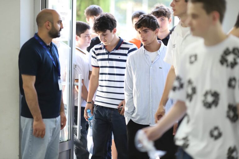 სსიპ კადეტთა სამხედრო ლიცეუმის, გენერალ გიორგი კვინიტაძის და გენერალ გიორგი მაზნიაშვილის სახელობის კადეტთა სამხედრო სკოლების მისაღები გამოცდები ტარდება